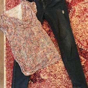 Motherhood maternity shirt with jeans